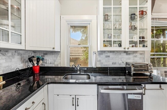 Photo - 1619 Massachusetts Ave Unidad PH37