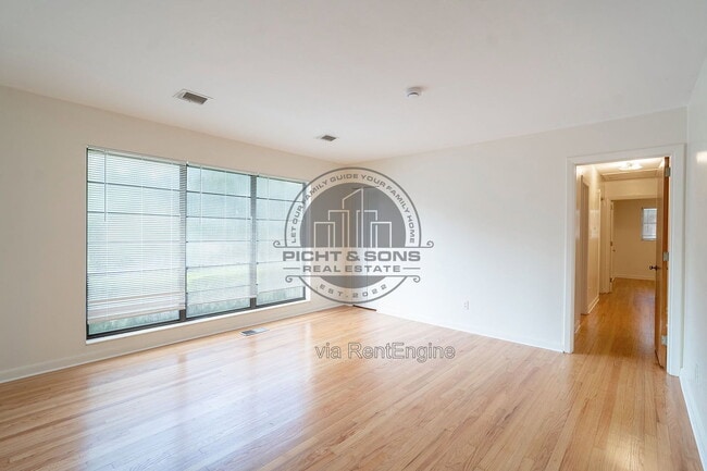 Photo - 1712 Canterbury St