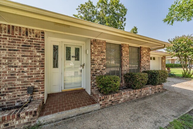 Photo - 2890 Elsinor Dr