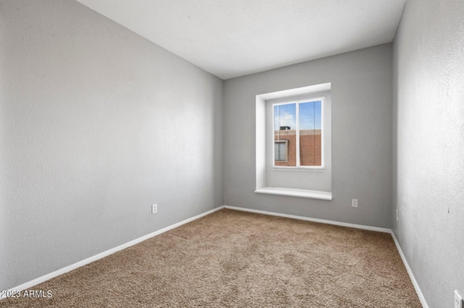 Photo - 4443 E Wood St