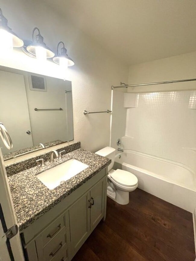 Photo - Gorgeous 3 bedroom / 2 bath & 1 car garage Unit 1