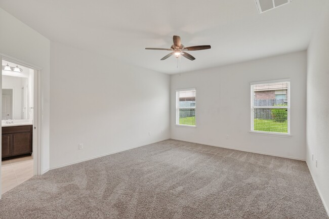 Photo - 138 Meadow Grove Dr
