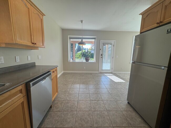 Photo - 20920 115 Av