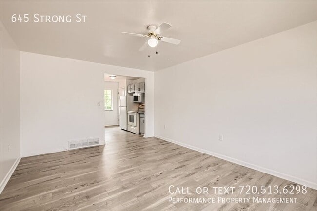 Photo - 645 Strong St