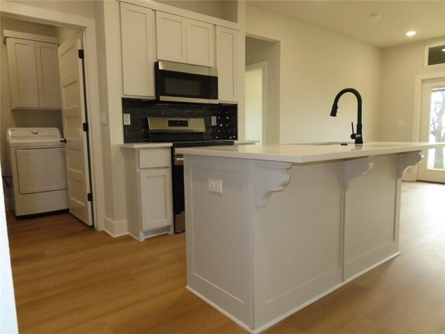 Photo - 1891 Lapis Ave