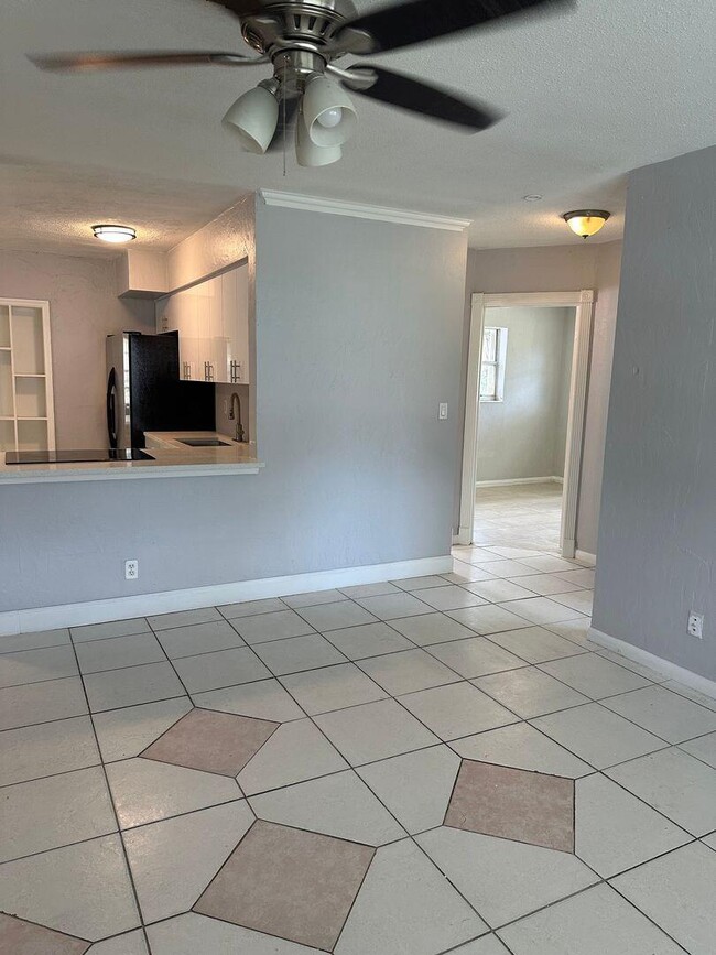 Photo - 2007 SW 12th Ct