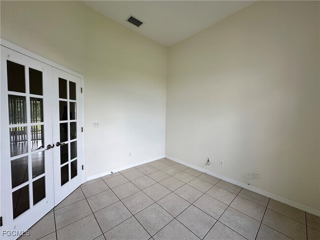 Photo - 3510 40th St SW