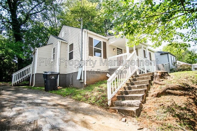 Photo - 607 Hillview Rd