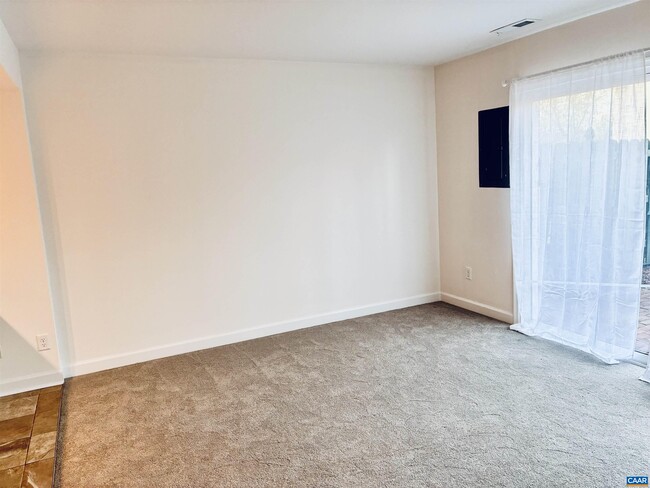 Photo - 210 Saponi Ln