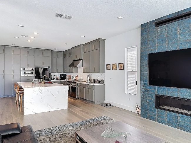 Photo - 2407 Schooner Ave