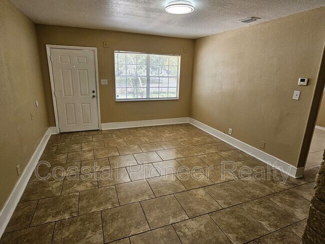 Photo - 2221 E Annie St