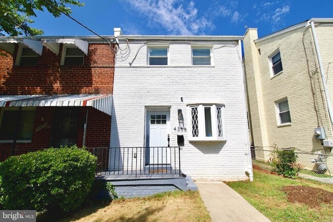 Building Photo - 4356 D St SE Rental