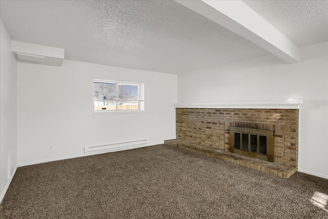 Photo - Aurora Single Family Home - 4 Bedroom (16AR)