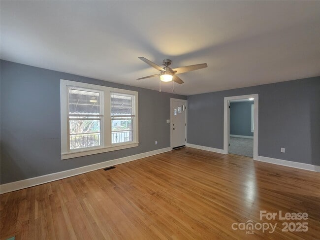 Photo - 222 W McCubbins St