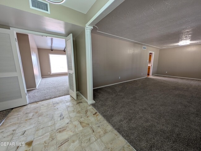 Photo - 612 Somerset Dr