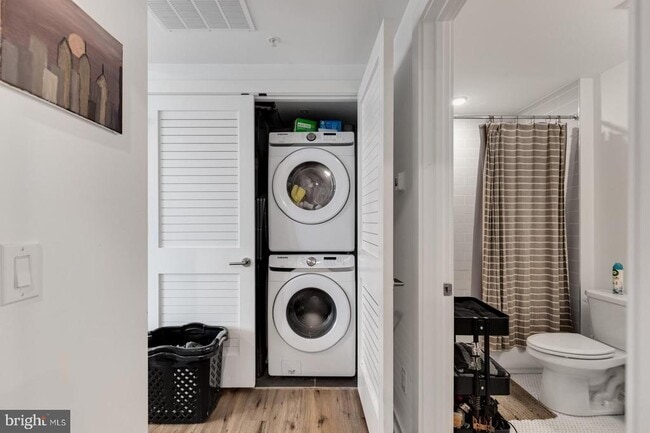 Photo - 304 Master St Unit 8