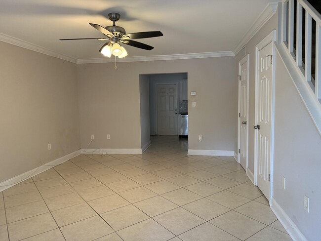 2018 S 10th St