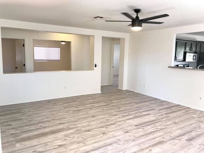 Photo - Spacious 3-bedroom plus den in North Phoenix