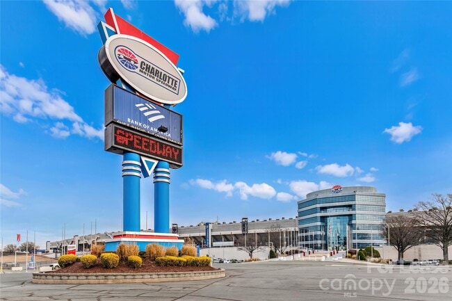 Building Photo - 4721 Morehead Rd Unit 205