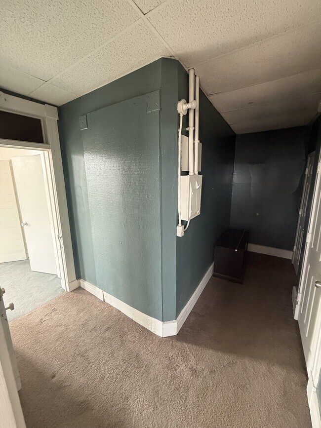92.5 N Broad St Unit 92.5 N Broad Apt 3