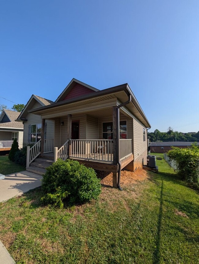Beautiful home 3 minutes from ETSU! - Beautiful home 3 minutes from ETSU!