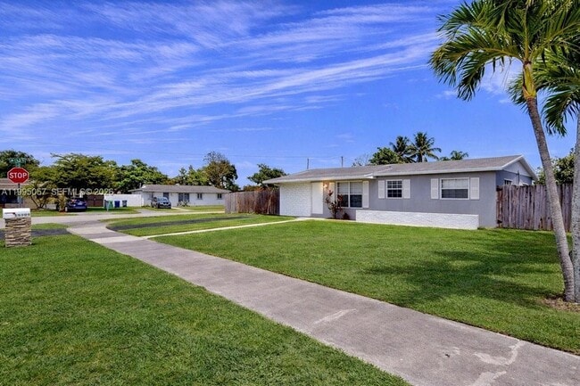 Photo - 15305 SW 104th Ave