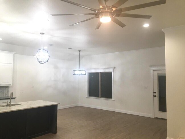 Photo - 1018 N Genoa Ave