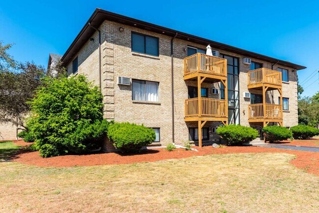 Photo - 8 Lancelot Court Unit 24