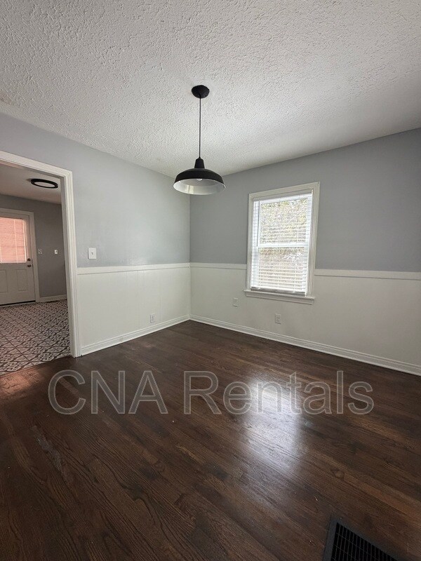 Photo - 2047 Benson Ave SE