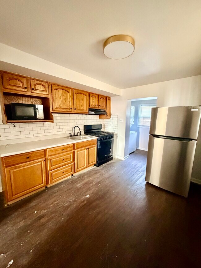 Photo - 2084 E Pacific St