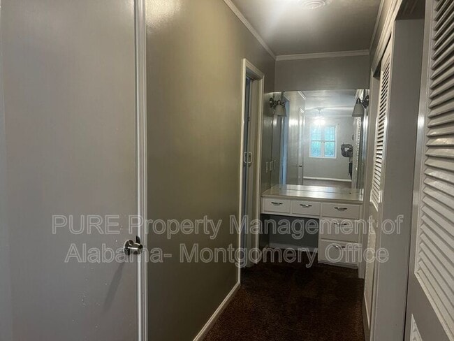 Photo - 2632 Oxford Dr