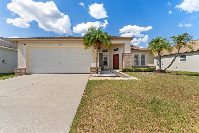 Photo - Absolutely stunning executive (LARGE) 3 BR / 2 BA / 2 Car Garage home in the highly sought after ...