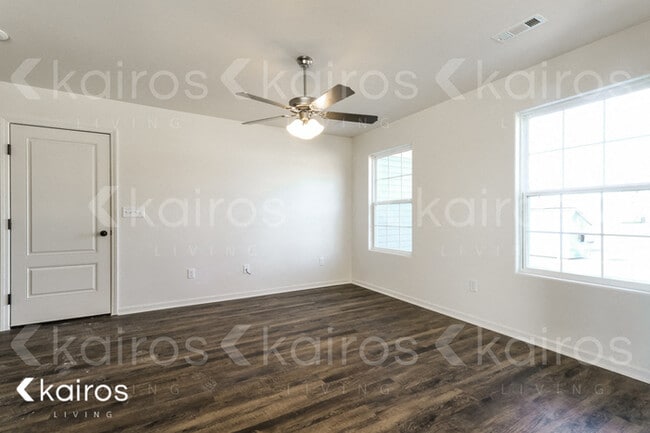 Photo - 803 Granite Cir SW