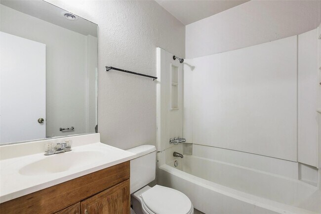 Photo - 10207 Brownie Dr Unidad B