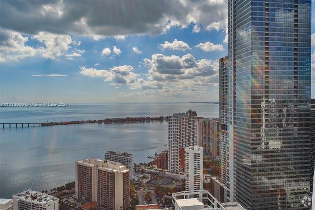 Building Photo - 1300 Brickell Bay Dr Rental