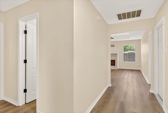 Photo - 4453 Lake George Dr