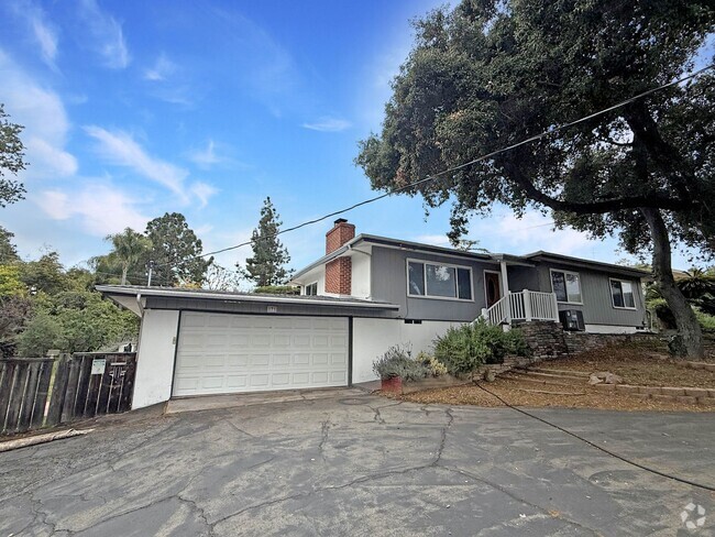 Building Photo - 3B/1BA Home in Escondido Available for Rent!