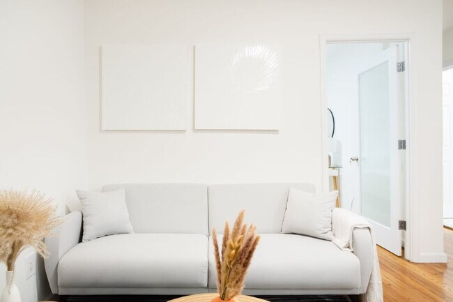 Photo - 220 E 49th St Unit FL3-ID1021974P