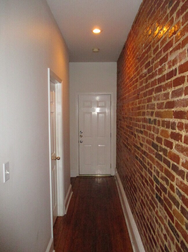 For Rent Charming Living on St. Paul Stre... Apartment Unit 2