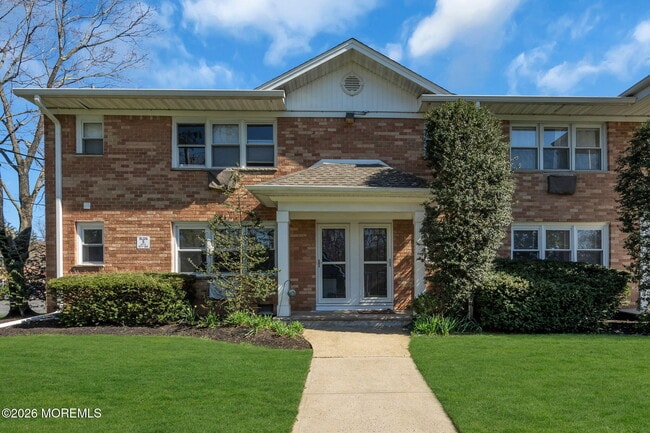 Building Photo - 96 East Ave Unit 97