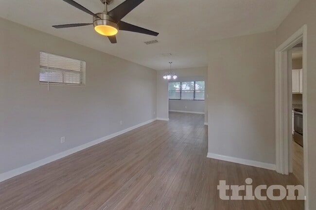 Photo - 2703 Arlex Dr E
