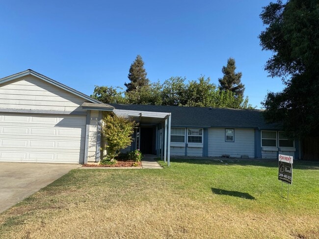 Building Photo - 3 Bedroom 2 Bath Home