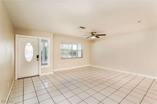 Photo - 330 SE 46th Ln