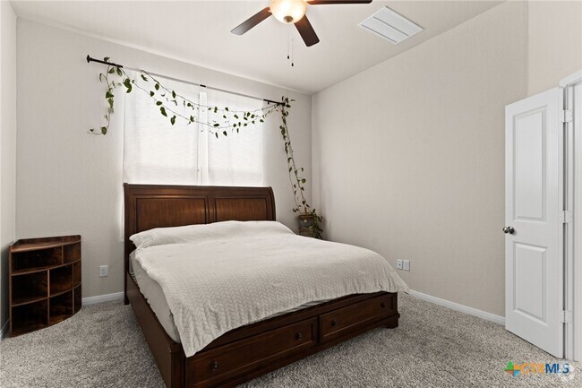 Building Photo - 1518 Dryden Ave Rental
