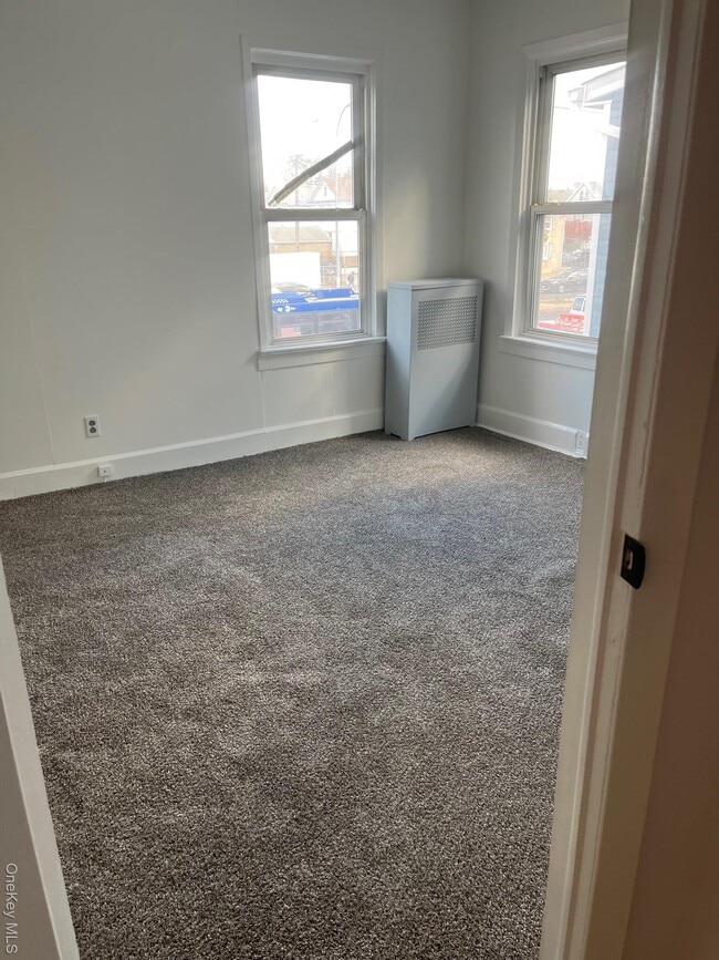 Photo - 107-31 93rd St