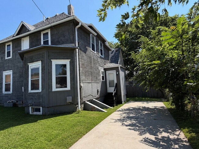 Photo - 2523 Jones St
