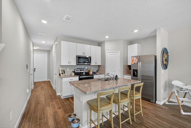 Photo - 392 SE Sea Hunt Way
