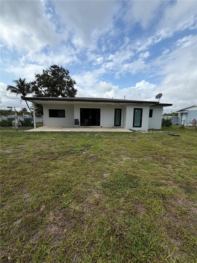 Photo - 1410 NW 199th St