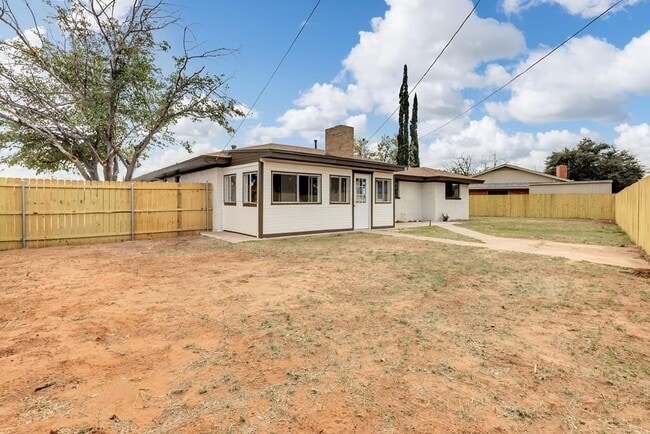 Building Photo - 3933 Wood Ct