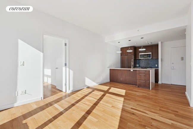 Photo - 342 E 110th St